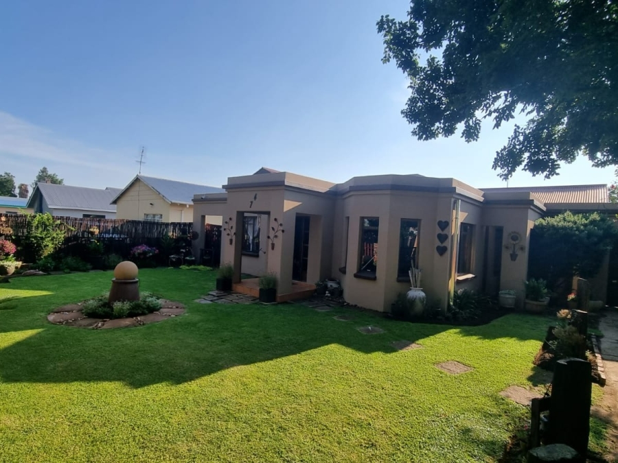 4 Bedroom Property for Sale in Potchefstroom South North West